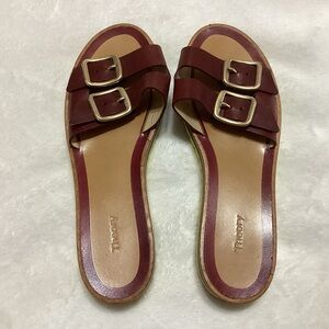 Theory Sandals NO SIZE MEASURES AROUND SIZE 9 - 9.5 Burgundy dual buckle slides